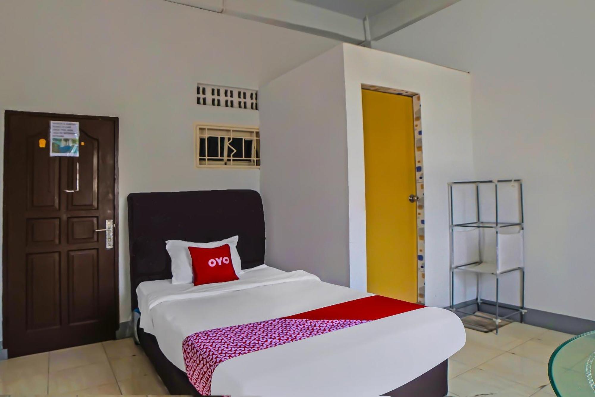 Oyo 92235 Guesthouse Rantang Medan Exterior photo