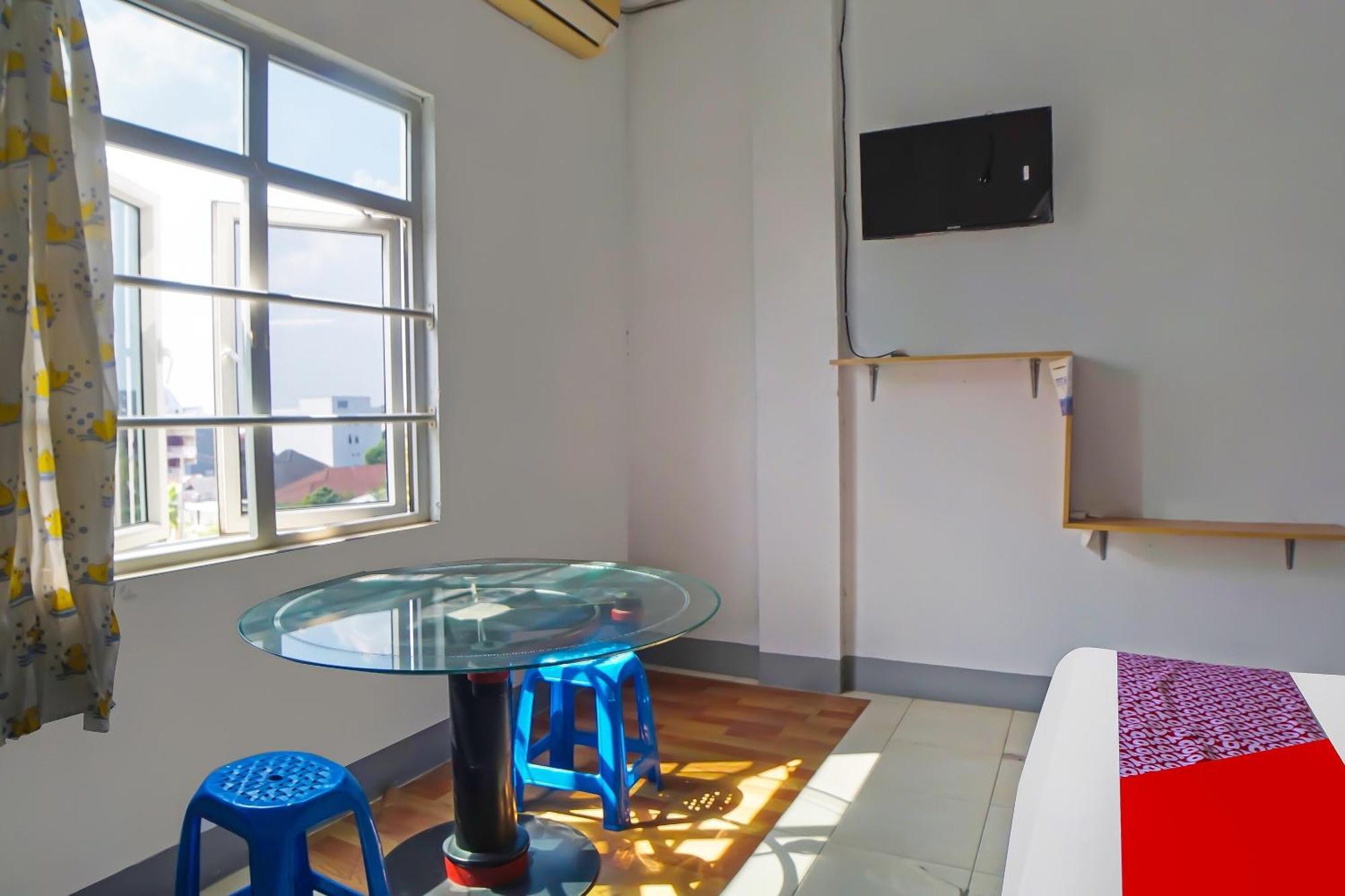 Oyo 92235 Guesthouse Rantang Medan Exterior photo